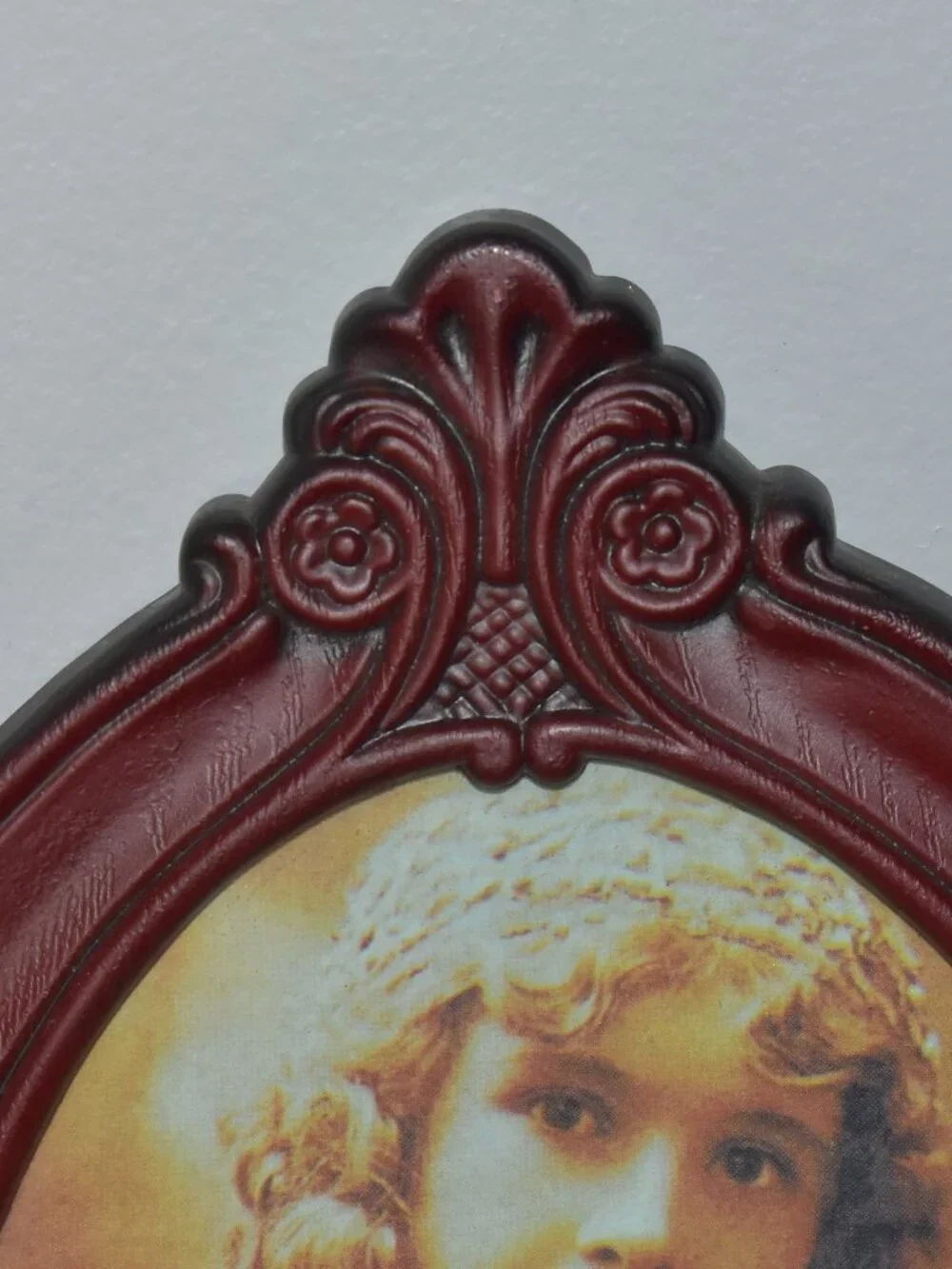 Vintage Gothic Cottage Oval Picture Frame Wall Decor